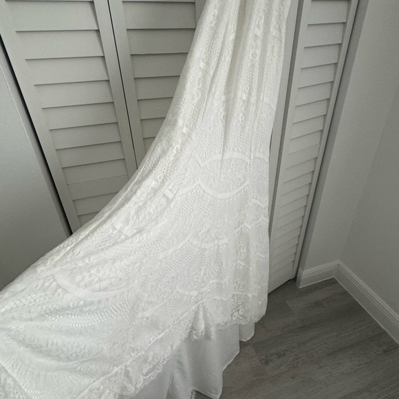 Lulus wedding dress - Picture 6 of 9